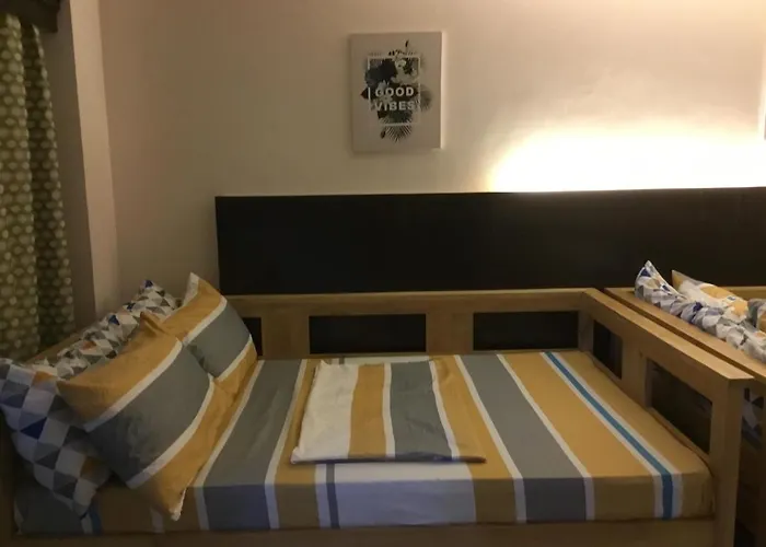 Condo With Free Swimming Pool & Viewing Deck